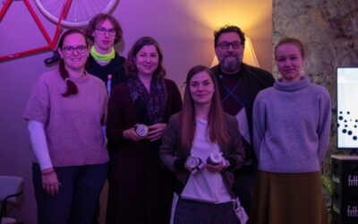 V Vetrinjcu odslej trajnostni lončki za tople napitke z nagrajenimi haikuji